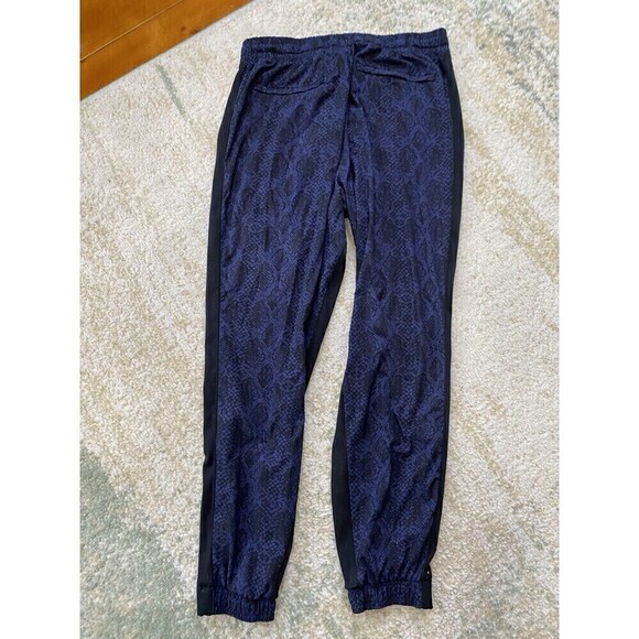 Athleta Brooklyn Jogger Womens 10 Snakeskin Tapered Lightweight Stretch - Picture 2 of 7